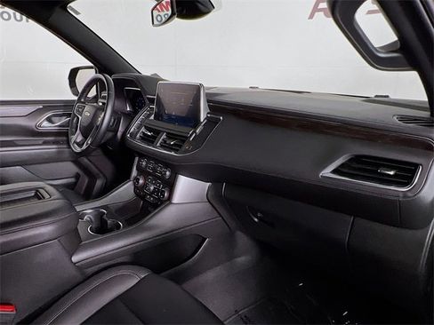 Used 2024 Chevrolet Suburban LT image 41
