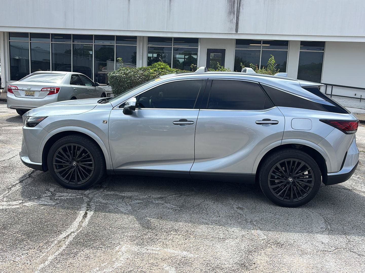 Used 2024 Lexus RX 350 Premium w/ Convenience Package FWD image 4