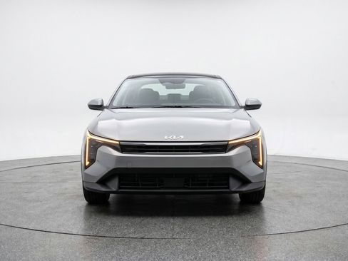 Used 2025 Kia K4 FWD image 2