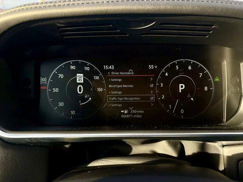 Used 2017 Land Rover Range Rover image 56