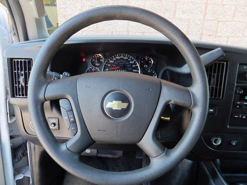 Used 2017 Chevrolet Express 2500 LT w/ LT Preferred Equipment Group RWD image 22
