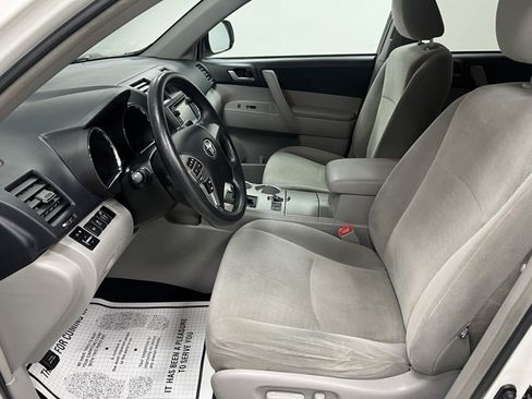 Used 2013 Toyota Highlander Plus image 23