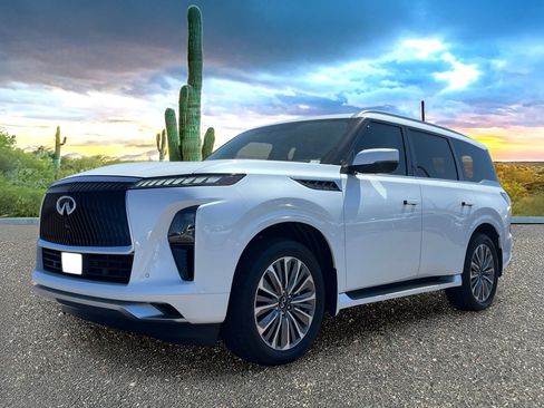 Used 2026 INFINITI QX80 Luxe w/ Cargo Package RWD image 2