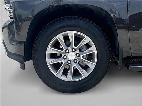 Used 2021 Chevrolet Silverado 1500 High Country w/ Technology Package RWD image 10