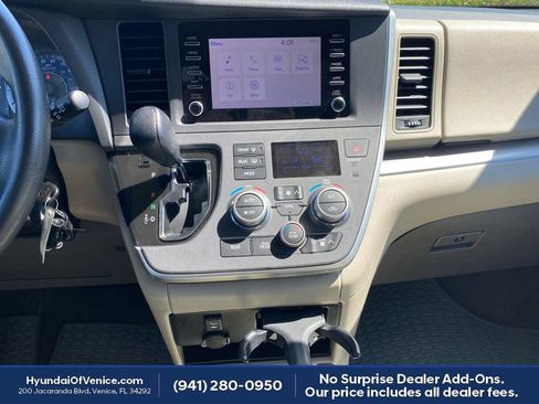 Used 2020 Toyota Sienna L FWD image 12