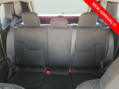 Used 2020 Jeep Renegade Altitude FWD image 25
