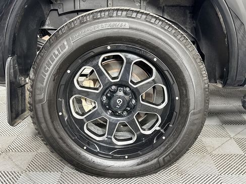 Used 2021 Nissan Titan Platinum Reserve w/ Moonroof Package AWD/4WD image 31