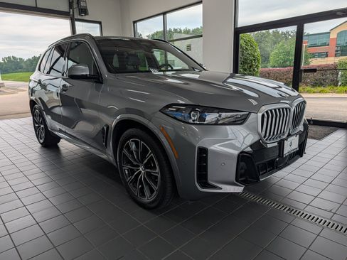 Used 2026 BMW X5 xDrive40i AWD/4WD image 1