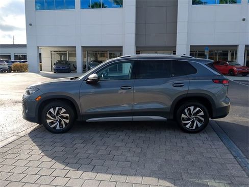 Certified 2025 Volkswagen Tiguan S image 6