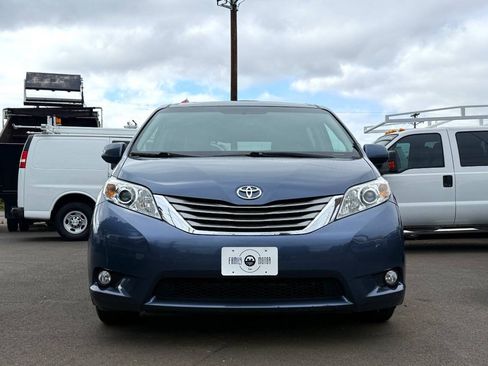 Used 2016 Toyota Sienna XLE FWD image 7
