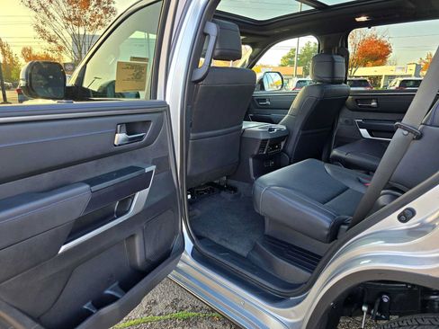 Used 2025 Toyota Sequoia Platinum AWD/4WD image 23