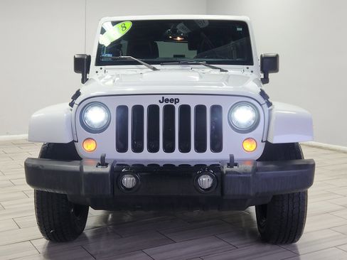 Used 2018 Jeep Wrangler Unlimited Sahara image 8