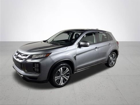 Used 2024 Mitsubishi Outlander Sport SE image 2
