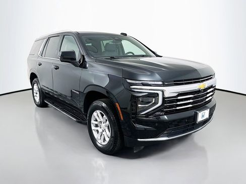 Used 2025 Chevrolet Tahoe LT image 3