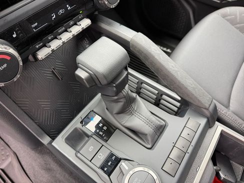 Certified 2026 Toyota Tacoma SR5 AWD/4WD image 21