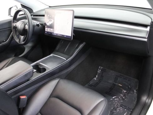 Used 2021 Tesla Model Y Long Range AWD/4WD image 17