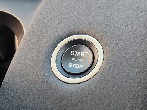 Used 2025 Land Rover Discovery Sport S image 20