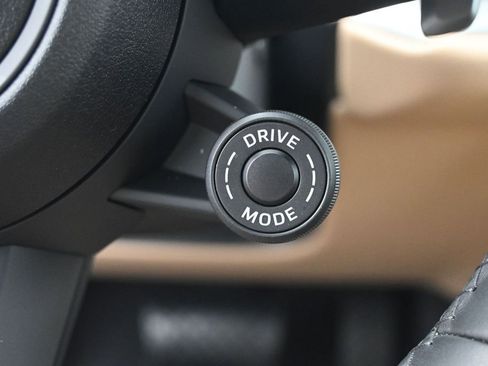 Certified 2025 Porsche Cayenne Coupe AWD/4WD image 15