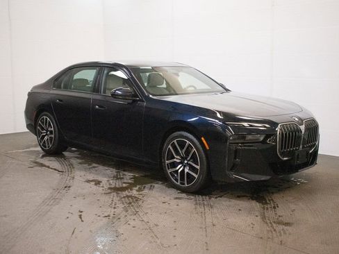Certified 2023 BMW 760i xDrive AWD/4WD image 1