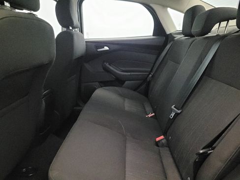 Used 2016 Ford Focus SE w/ SE Power Seat Package FWD image 18