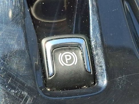 Used 2022 Buick Envision Avenir w/ Technology Package II FWD image 25