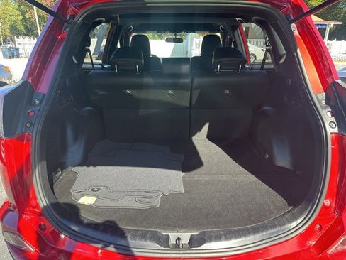 Used 2016 Toyota RAV4 SE image 7
