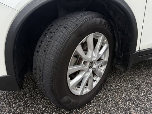 Used 2018 Nissan Rogue SV w/ Premium Package FWD image 22