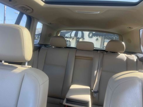 Used 2011 Mercedes-Benz GLK 350 4MATIC image 17