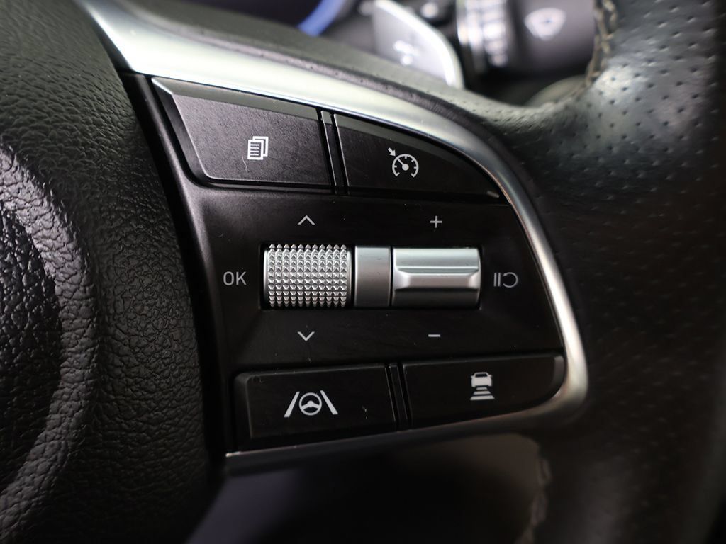 Used 2023 Genesis G70 2.0T AWD/4WD image 43