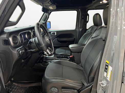 Used 2021 Jeep Gladiator Sport image 11