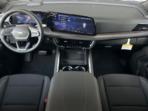 New 2026 Chevrolet Suburban LS image 12