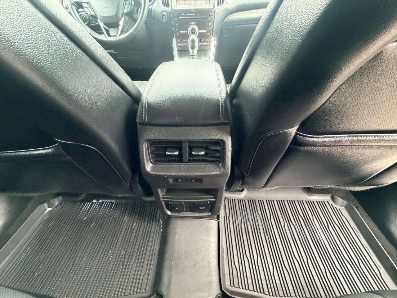 Used 2018 Ford Edge Titanium w/ Equipment Group 302A AWD/4WD image 23