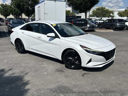 Used 2022 Hyundai Elantra SEL w/ Convenience Package