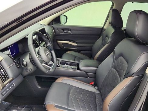 Used 2023 Nissan Pathfinder Platinum w/ Lighting Package (N93) image 21