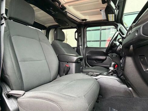 Used 2021 Jeep Gladiator Sport image 22