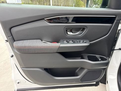 New 2026 Honda Pilot Sport image 12