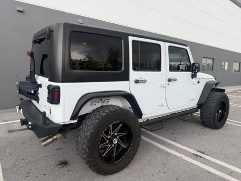 Used 2016 Jeep Wrangler Unlimited Sport w/ Connectivity Group AWD/4WD image 4