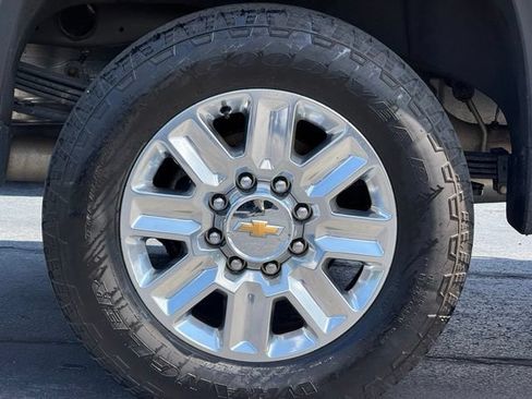 Used 2024 Chevrolet Silverado 2500 High Country AWD/4WD image 11