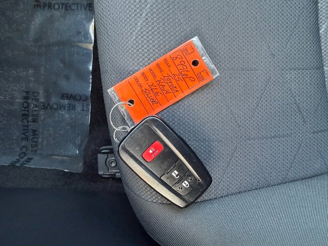 Certified 2025 Toyota RAV4 XLE AWD/4WD image 30