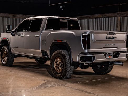Used 2025 GMC Sierra 3500 AT4 w/ AT4 Premium Plus Package AWD/4WD image 6