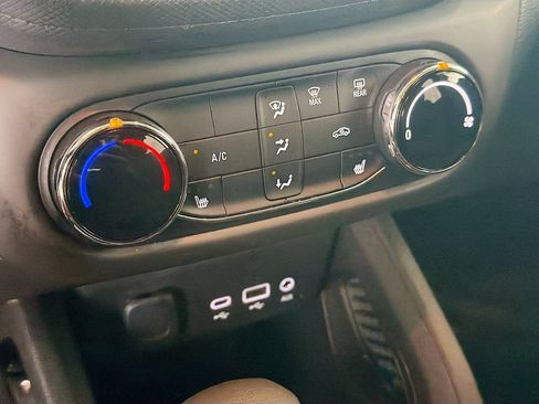 Used 2021 Chevrolet TrailBlazer LT w/ Driver Confidence Package AWD/4WD image 17