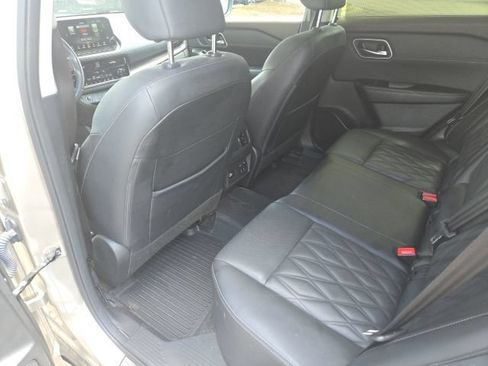 Used 2023 Nissan Rogue Platinum w/ Platinum Premium Package FWD image 17