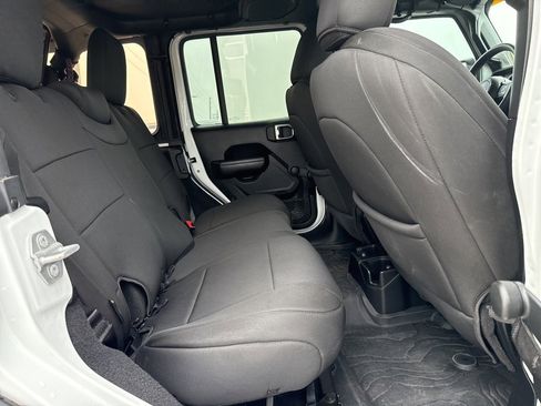 Used 2018 Jeep Wrangler Unlimited Sport image 14