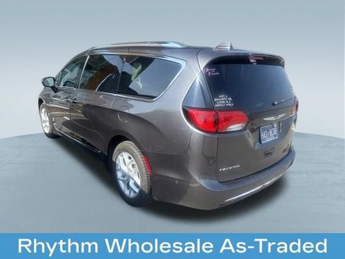 Used 2018 Chrysler Pacifica Touring-L w/ Advanced Safetytec Group FWD image 7