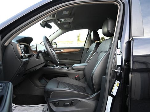 Used 2024 Volkswagen Atlas SE AWD/4WD image 14
