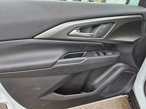 New 2026 Chevrolet Equinox EV LT image 13