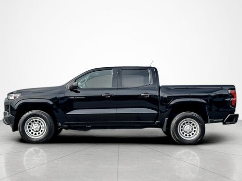 Used 2023 Chevrolet Colorado W/T image 2