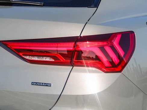 New 2025 Audi Q3 2.0T Premium image 12