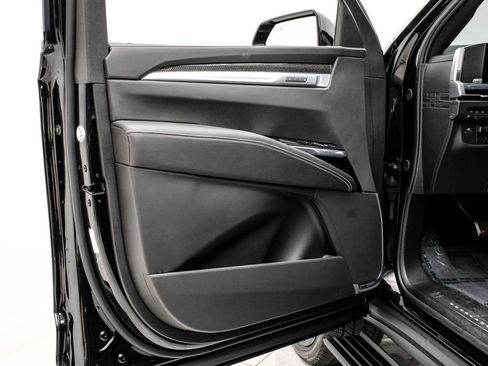 Used 2025 Cadillac Escalade V image 39