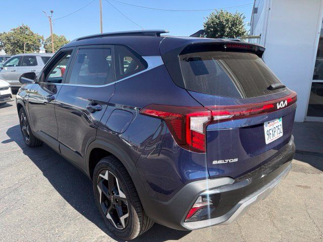 Used 2024 Kia Seltos EX FWD image 5